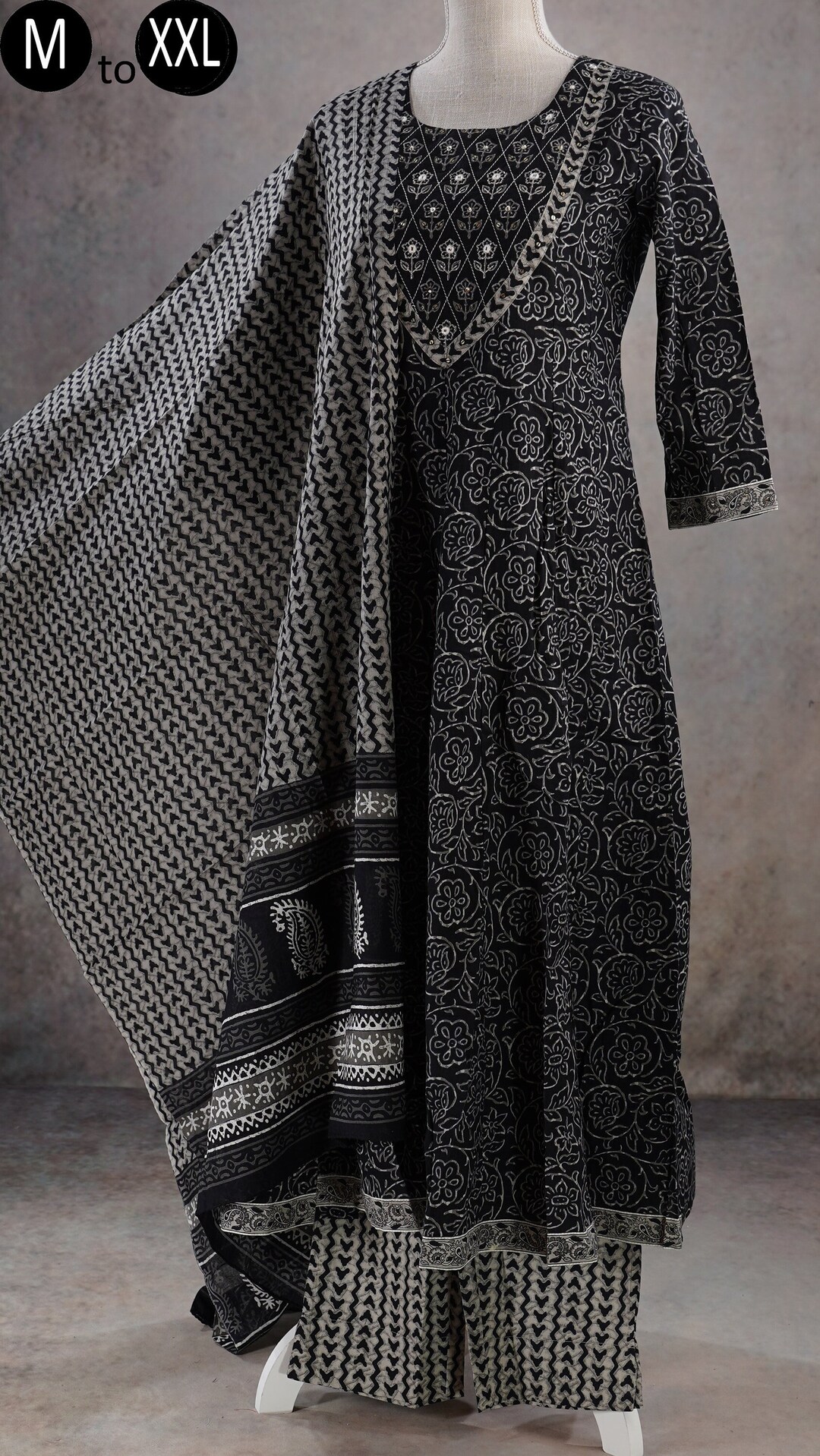 Women Black & White Chevron & Floral Print Pure Cotton Kurta with Palazzos