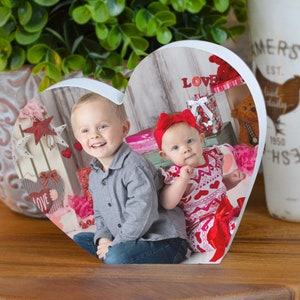 Personalized Wood Heart Photo Gift, Heart Picture Frame Personalized, Photo Gifts on Wood, Heart Photo Frame Custom, Photo Gift for Mom