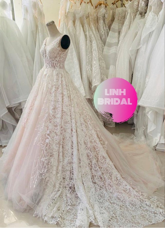 Vueltas y vueltas reservorio ajedrez Vestido de novia acampanado sin mangas con aplique de encaje y - Etsy España Vueltas y vueltas reservorio ajedrez Vestido de novia acampanado sin mangas con aplique de encaje y - Etsy España