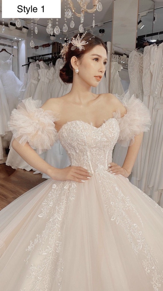 Belle robe en dentelle hotsell