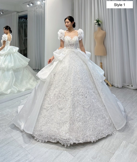 Gorgeous One Shoulder Long Sleeveless Princess Wedding Dress With Tulle