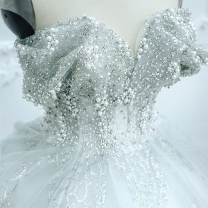 Grau / Silber lange Ärmel oder Tropfen Ärmel Perlen Mieder funkeln Ballkleid Brautkleid mit Glitzer-Tüll verschiedene Stile Bild 5