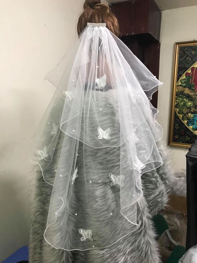 Fashionable medium length white bridal big hole fishnet tulle veil single or double tier various styles