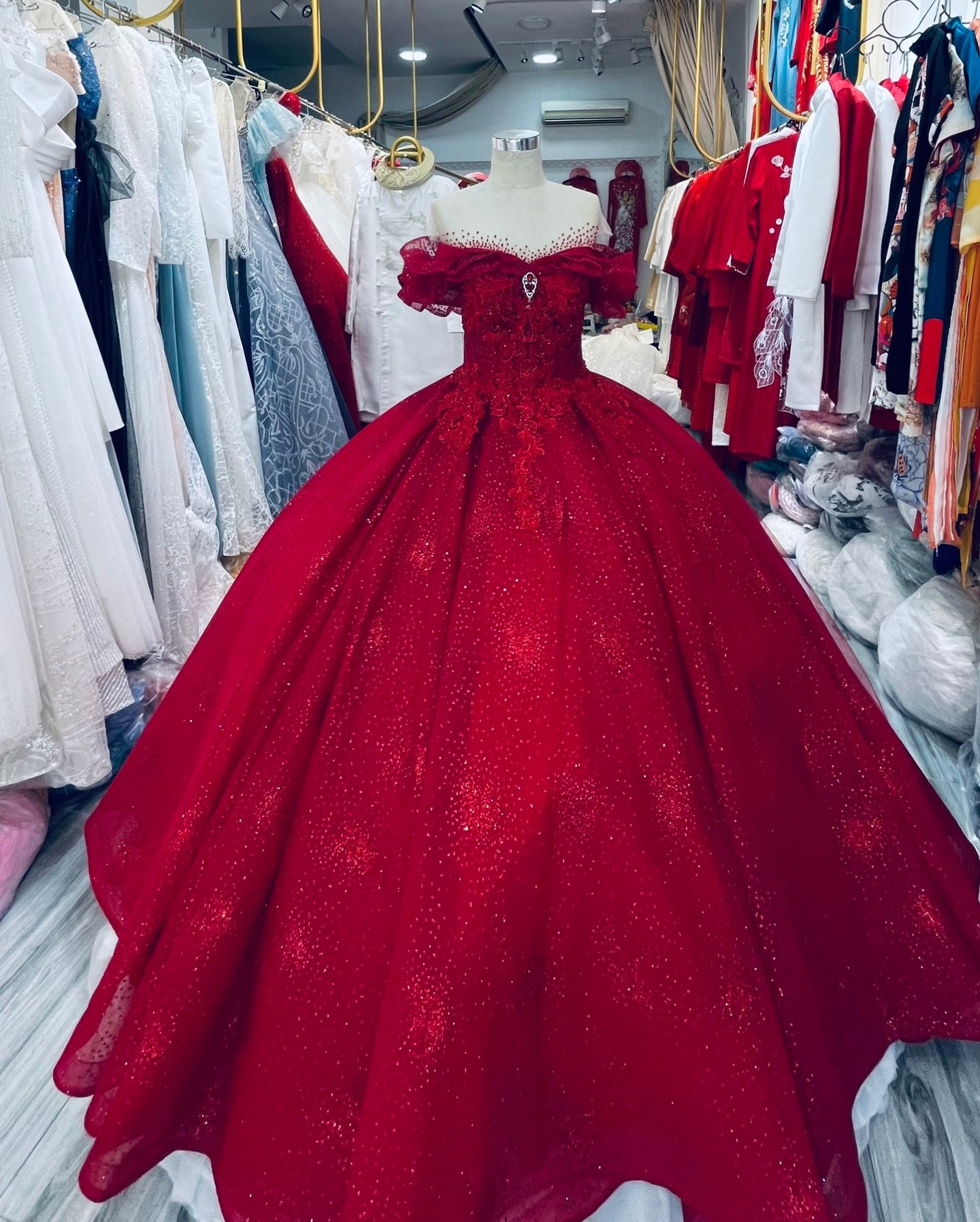Red Princess #Wedding Dress | Red ball gowns, Red wedding dresses, Colored  wedding dresses