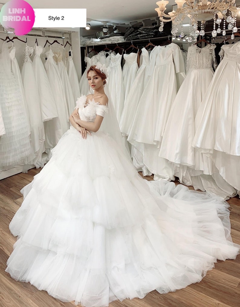 White Sweet Flounce Sleeveless Top Skirt Set main image 0
