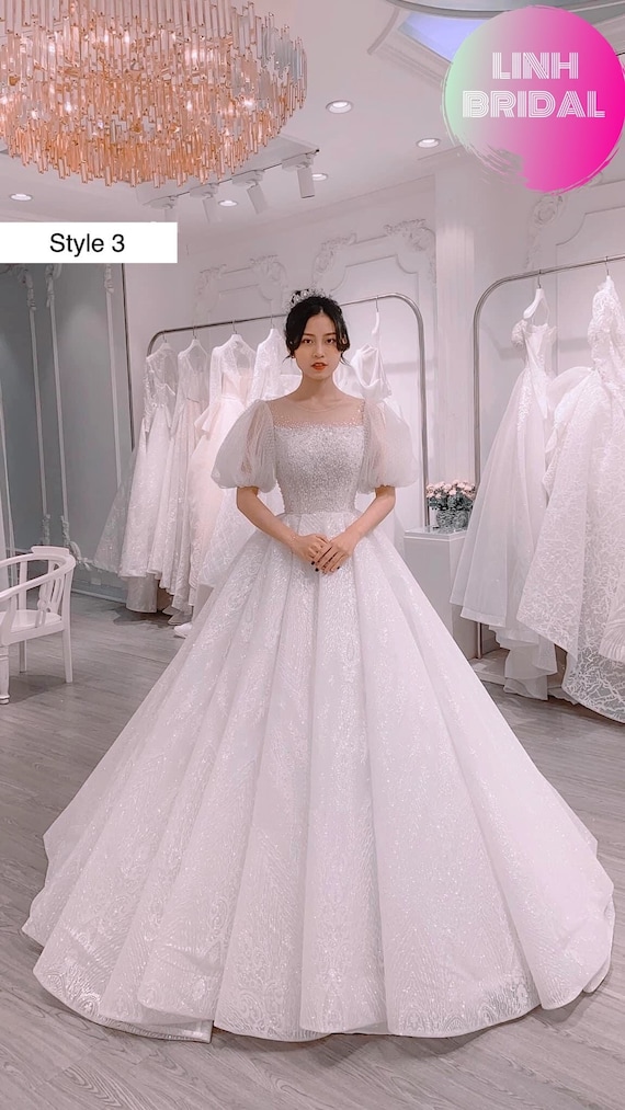 Gorgeous Ball Gown Lace Short Sleeves Beading 3D Flowers Wedding Dress