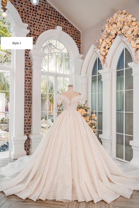 Elegant Crystal Sparkle Ball Wedding Dresses Beading With Detachable Back  Train