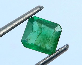 0.80 Ct Natural Certified Green Emerald loose Emerald cut Gemstone