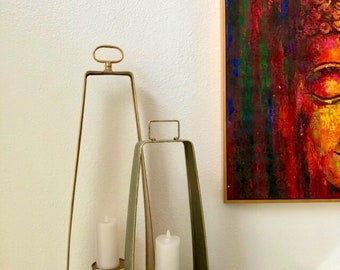 Ensemble de bougeoirs lanternes hautes, style médiéval français, trapèze doré oxydé