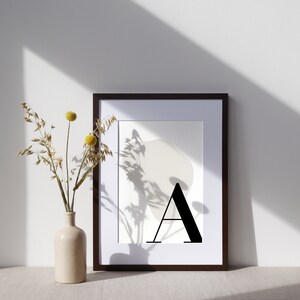 Póster de arte inicial imprimible de la letra A | Cuadro decorativo Letra A | Póster tipográfico con derechos de reventa principales