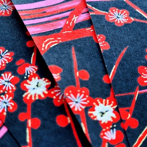 BLK003 | Schwarze Blumen, Washi Chiyogami oder Yuzen Blatt 15cm Blatt / 6 Zoll