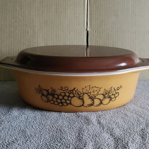 Pyrex 045 Old Orchard Oval Covered Casserole - Hard To Find