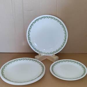 Set of 7 ~ Corelle Spring Blossom Green Dinner and Luncheon Plates Vintage 1970s