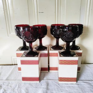 "6er Set ~ Avon Ruby Red 1876 Cape Cod 6 ""Wasserkelche mit Boxen - Alles in Mint."