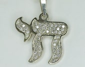14K White Gold Round Cut Diamond Chai Symbol Pendant