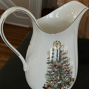 Lenox China Christmas Tree 64 oz Large Pitcher New