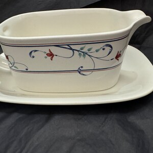 Mikasa Intaglio Gravy Boat And Underplate Set &quot;Annette&quot;