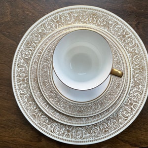 Mikasa Narumi Japan Oberlin Bone China Dinnerware Set 4PC