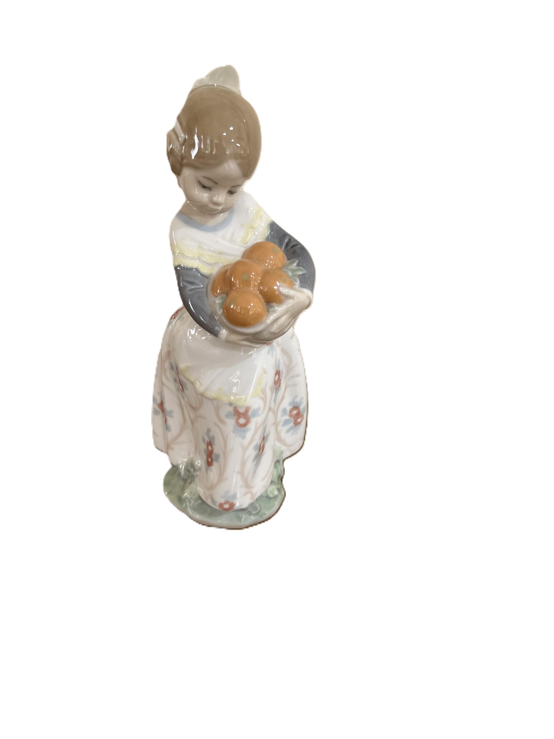 Lladro Porcelain Figurine 
