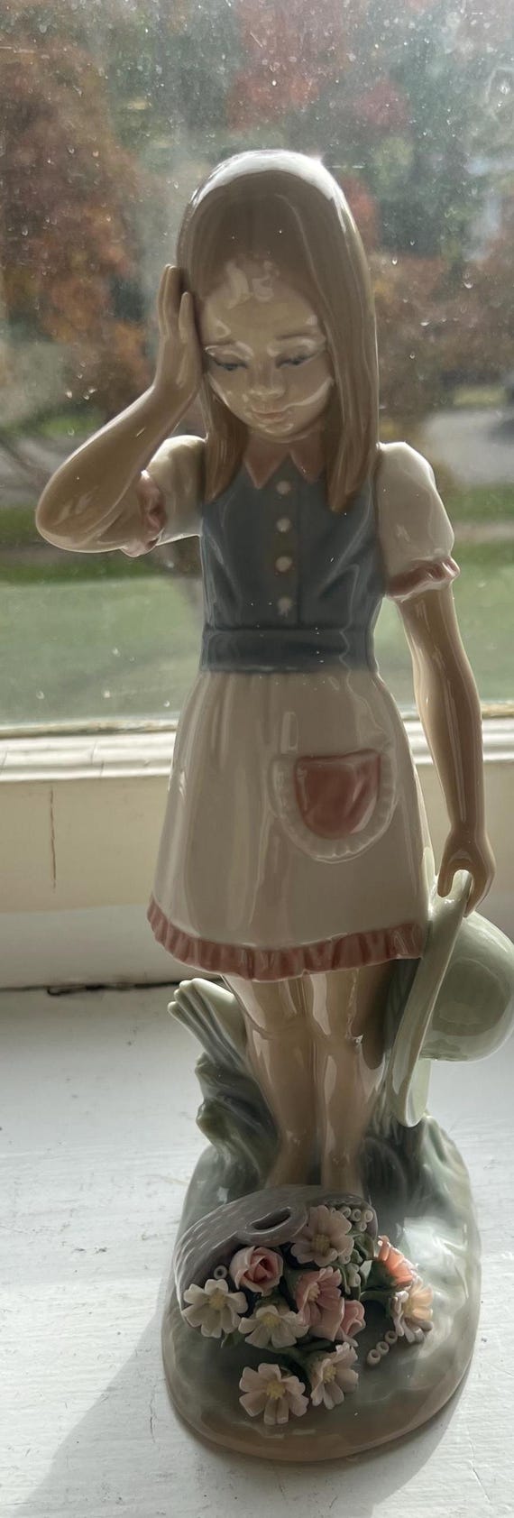 Lladro Girl 1285 