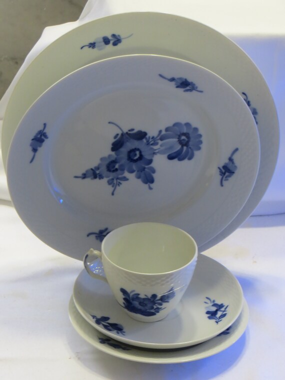 Early Royal Copenhagen 10/8097 5P Dinner Set Porcelain Blue Flower
