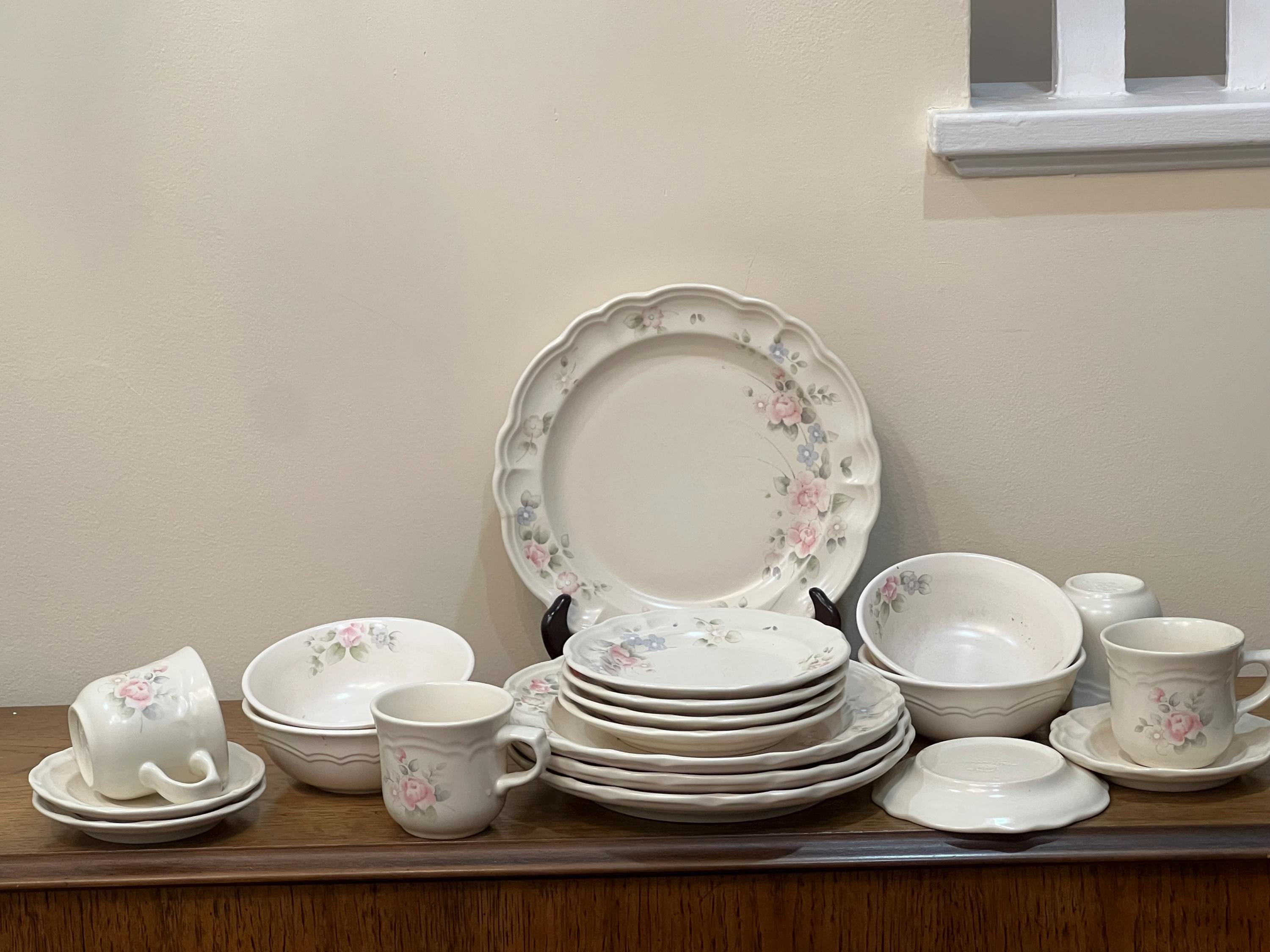 Pfaltzgraff Tea Rose 16 Pc Dinnerware Set for 4 - Etsy
