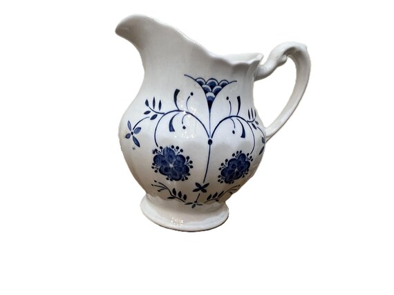 J&G Meakin England Classic White Blue Nordic Ironstone Creamer or