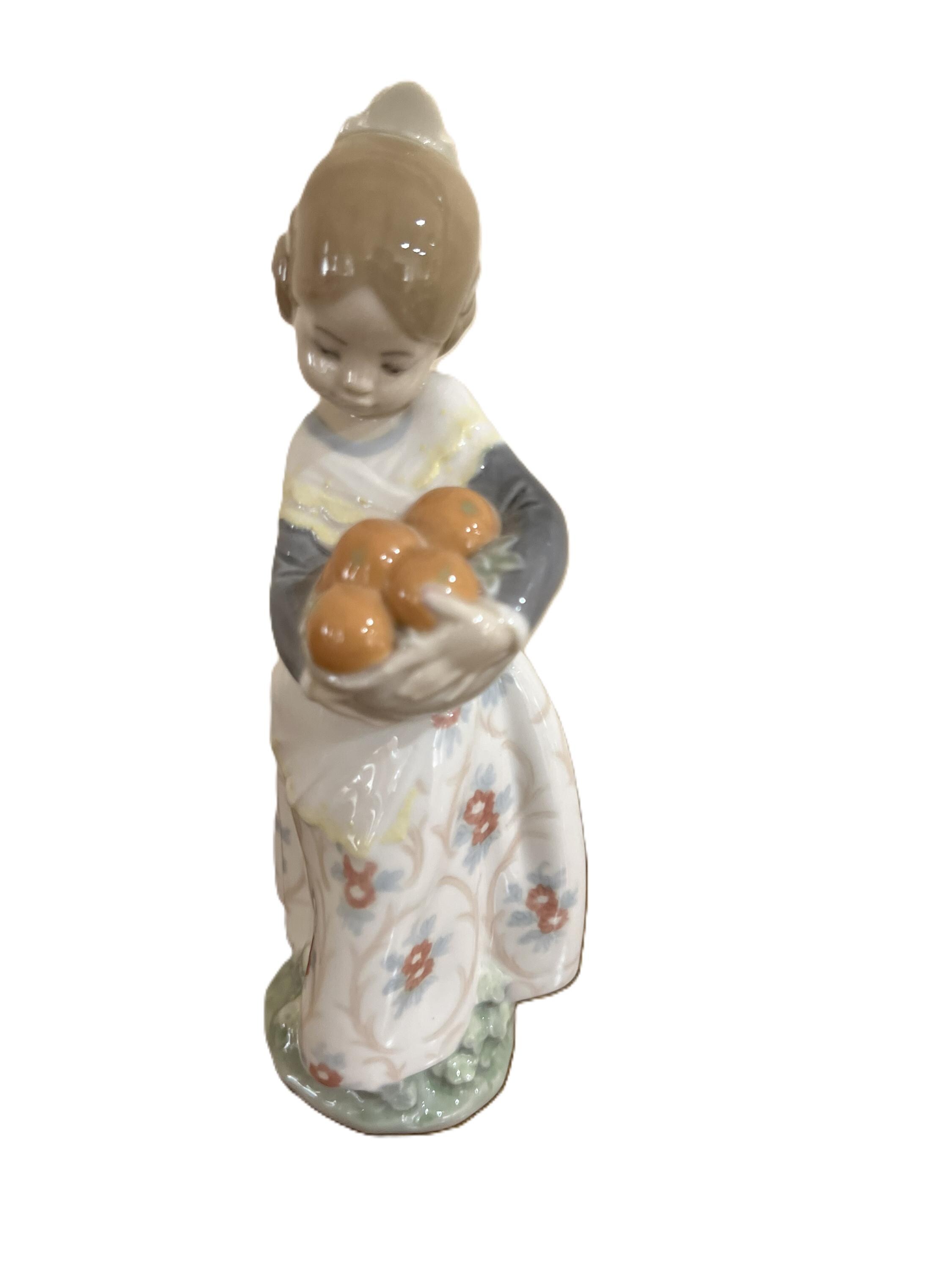 Lladro Porcelain Figurine 