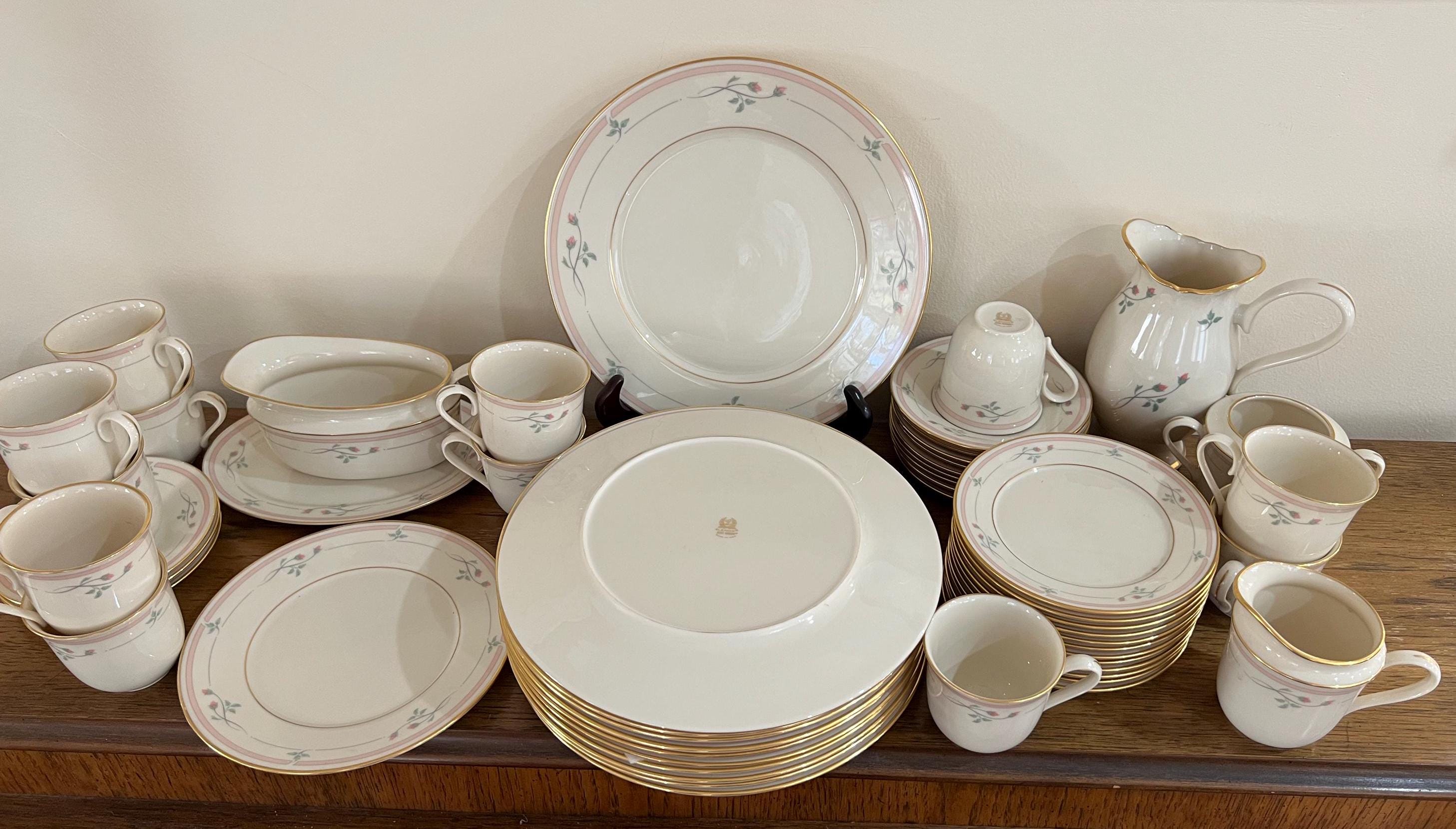 Hutschenreuther Online Shop: Tradition and Craftsmanship Hapsburg china set perfect for Spring & Easter!