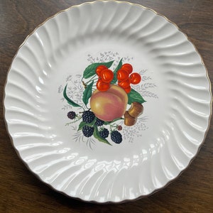 VINTAGE HARVEST Cerezas Manzana Frambuesas Y Nueces Plato Borde Ondulado Ribete Dorado