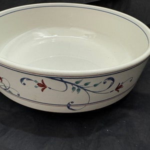 Mikasa Intaglio Round Serving Bowl &quot;Annette&quot; Style Made in Japan Vintage Kitchen