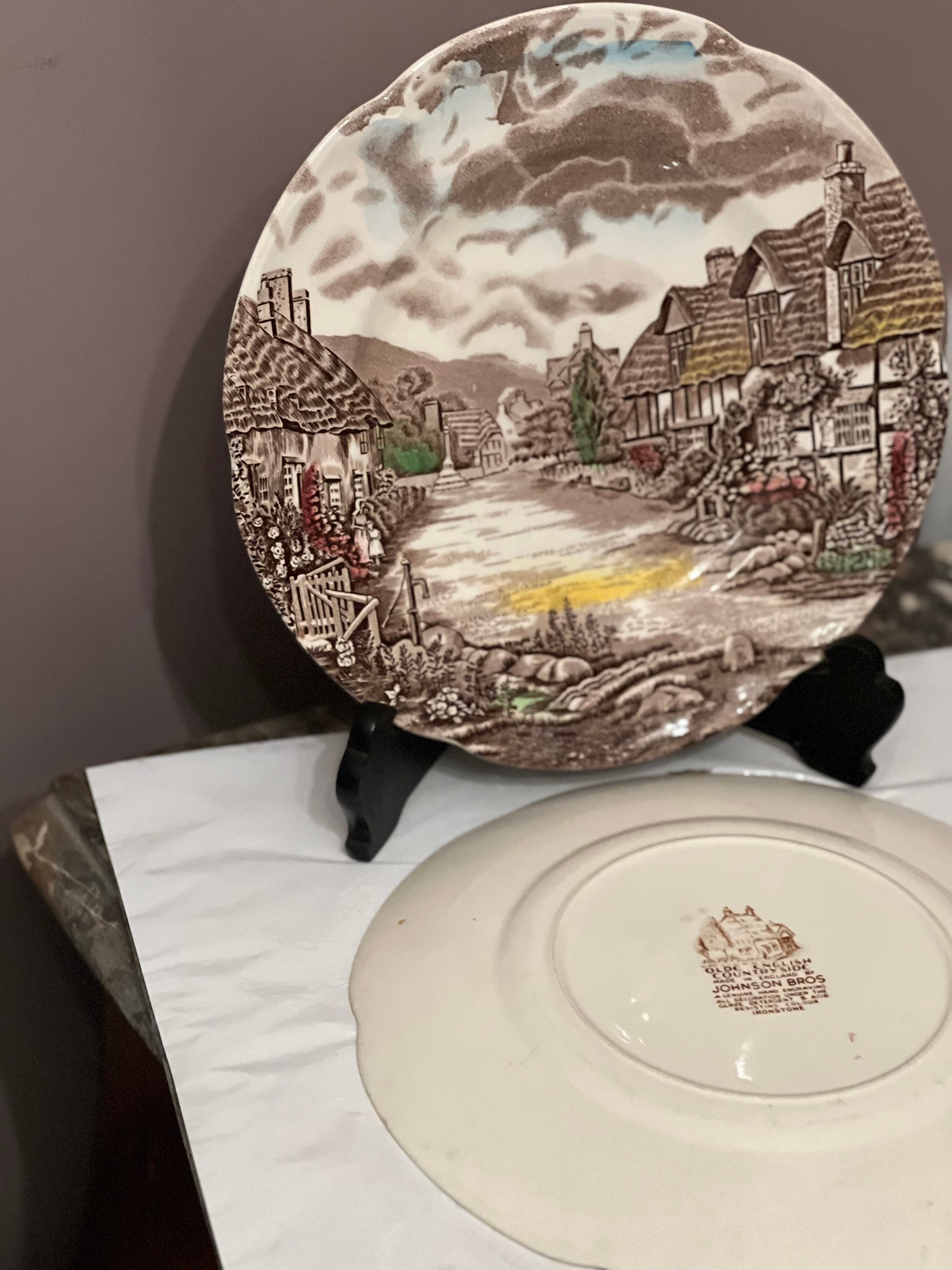 Johnson Brothers Olde English Countryside Brown Dinner Plates Set