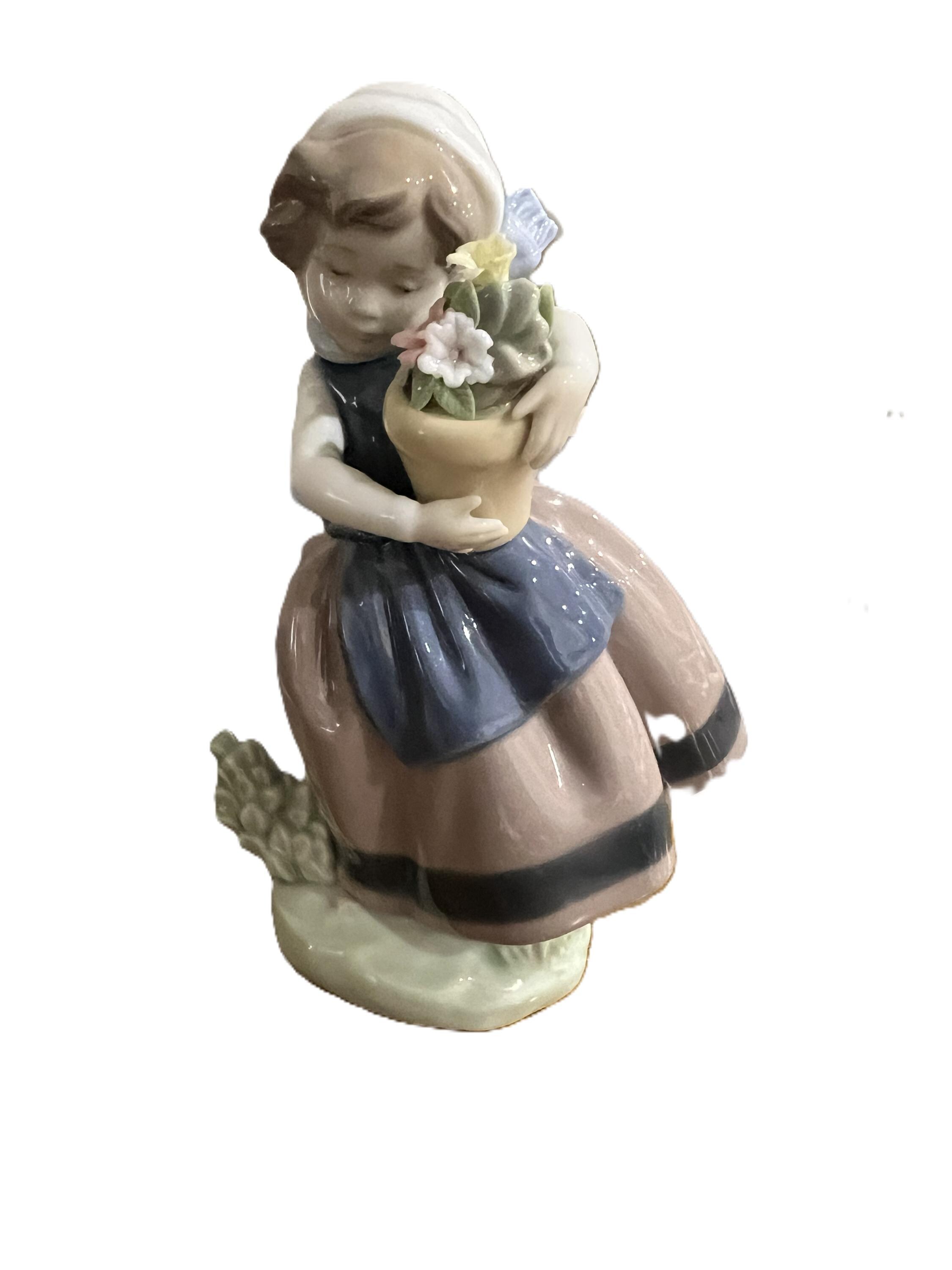 Lladro Porcelain ,figurine 5223 Spring is Here , Girl With Pot of