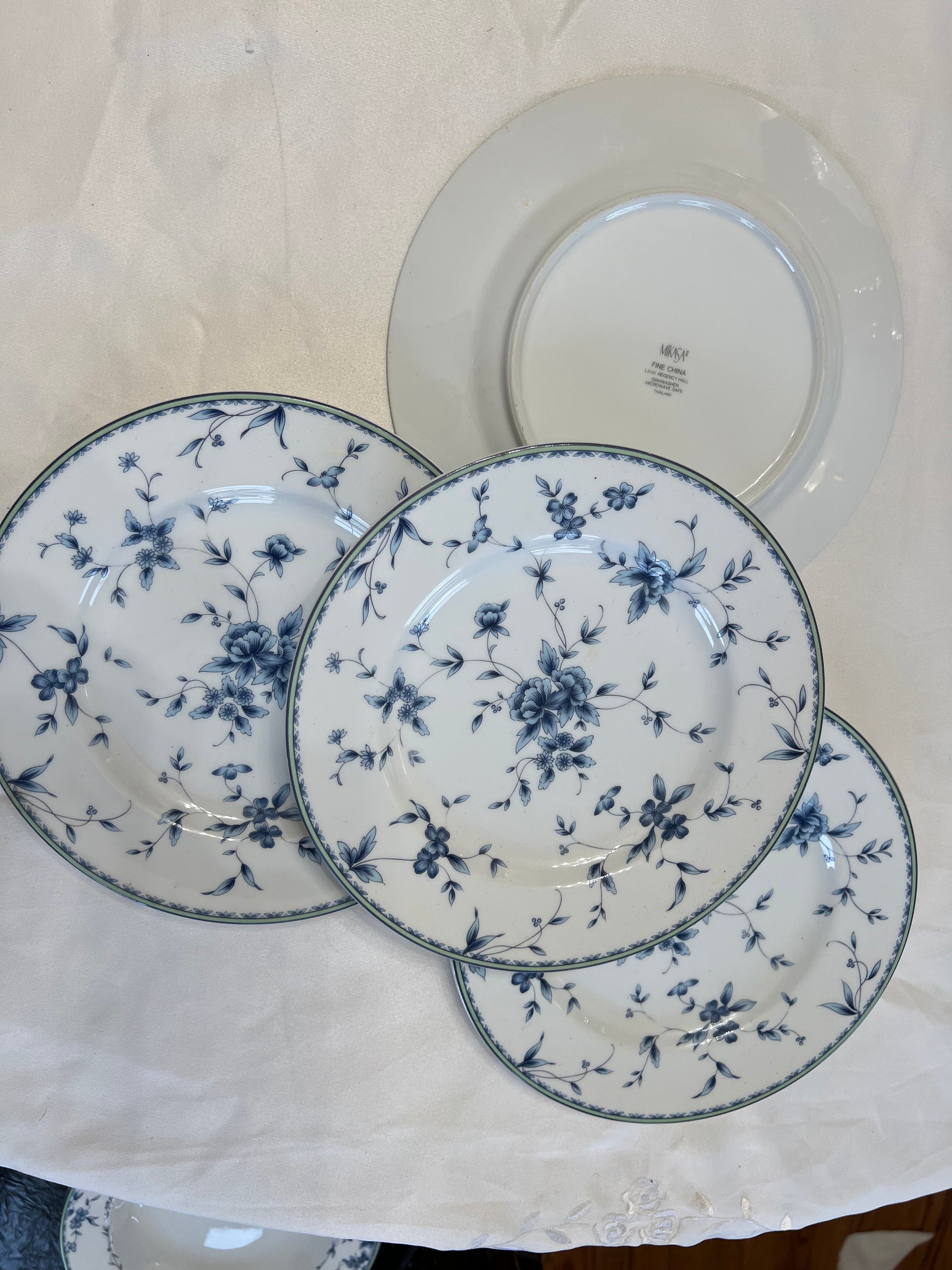 MIKASA FINE CHINA Regency Hall Blue Floral Set of 4 Salad Plates