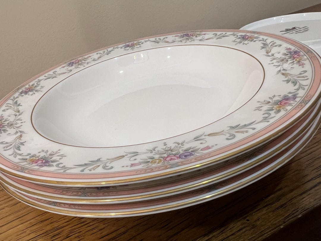 Christopher Stuart MIKASA Bone China Spring Crest Rimmed Soup Bowl Set ...