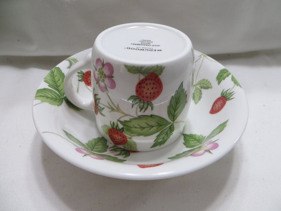 Wedgwood Wild Strawberry Petite Bone China Nursery Ware 2 PC New
