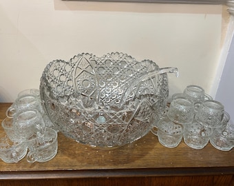 Smith Glass Daisy and Button Punch Bowl Set with Ladle