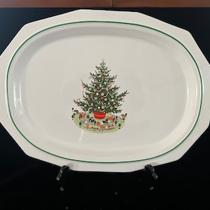 Christmas Heritage by PFALTZGRAFF 16&quot; Oval Serving Platter