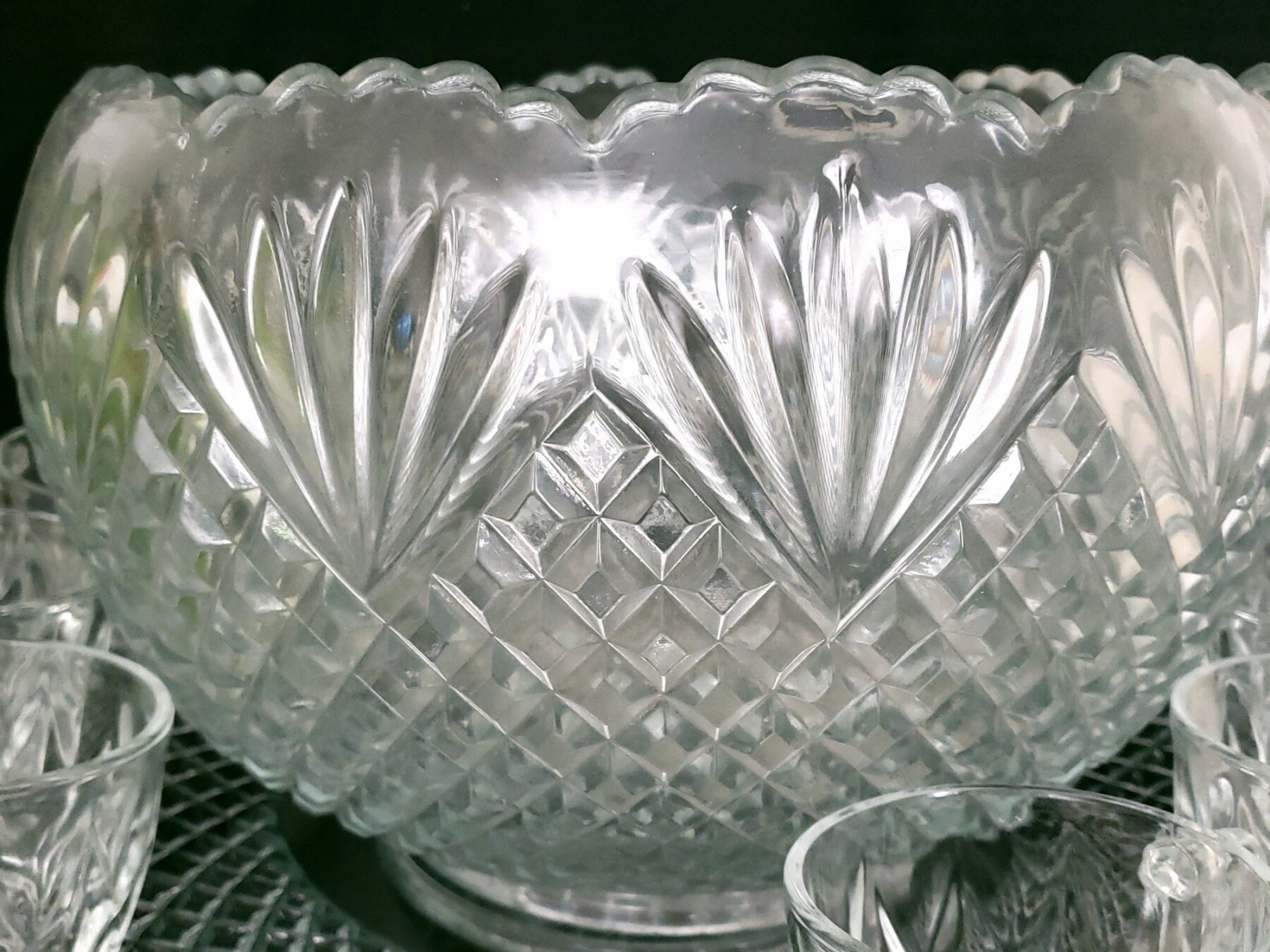 L.E. Smith “Pineapple” Punch Large Bowl Set with Glass Ladle and