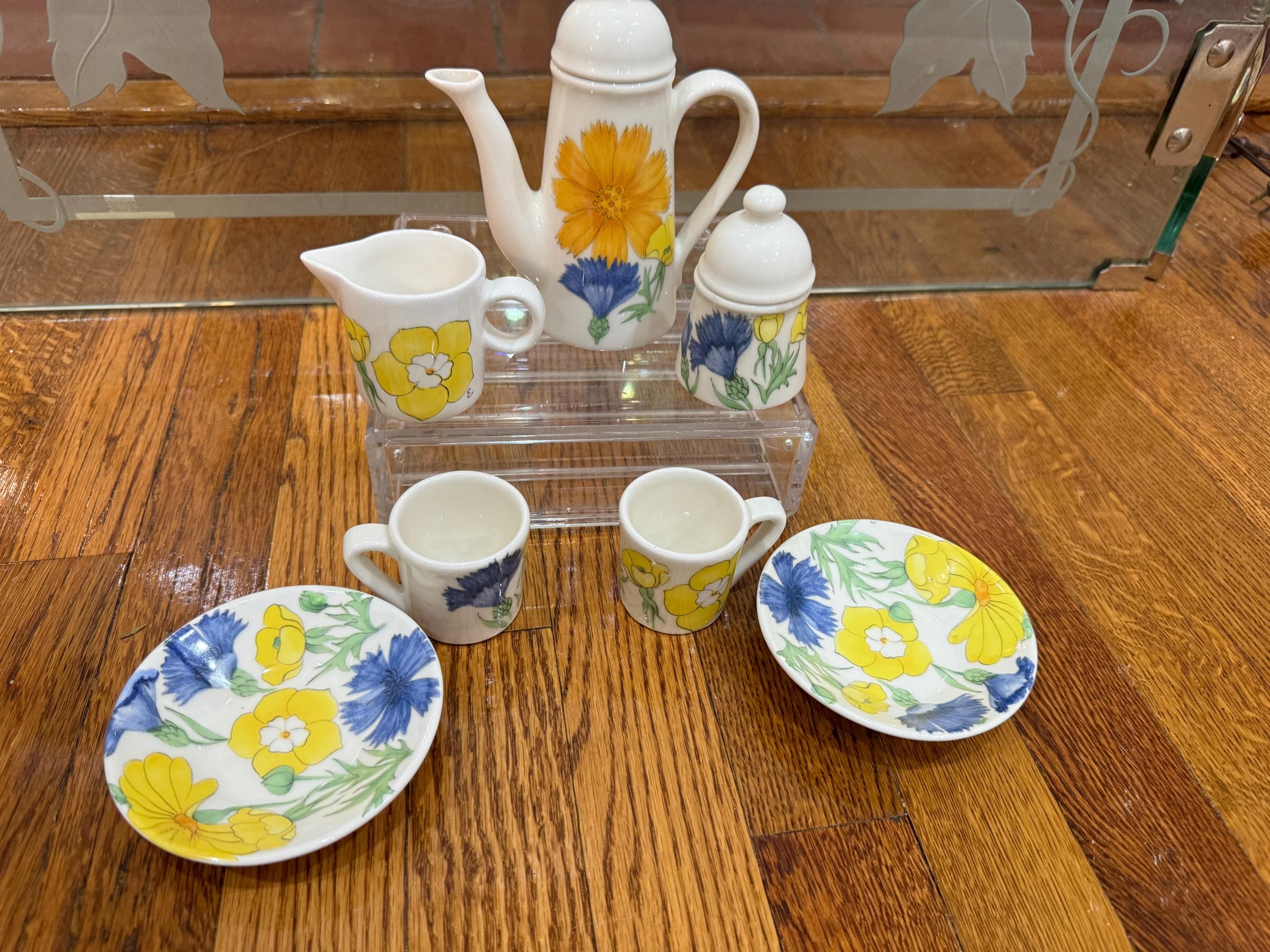 Ernestine Cannon Salerno Italy Dinnerware Set Cheery Daisy Yellow