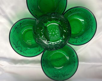 VTG. Anchor Hocking Sandwich Glass Forest Green Luncheon Piatti da insalata o ciotole di bacche a tua scelta