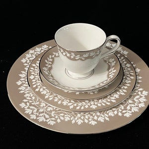 Lenox Nature&#39;s  Natures Vows 5 Piece Place Setting Dinnerware Set For 1 New in Box