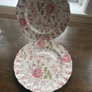 Johnson Brothers Rose Chintz Pink Flowers Green Leaves Dinner