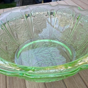 Vintage Depression Glass Cherry Blossom 4.75" Dessert Bowl 1930s ca - Jeannette Glass