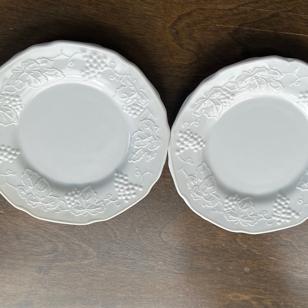 Colony Harvest Milk Glass 8 Inch Salad Plates Set 4 Milk Glass, Grapes And Leaves