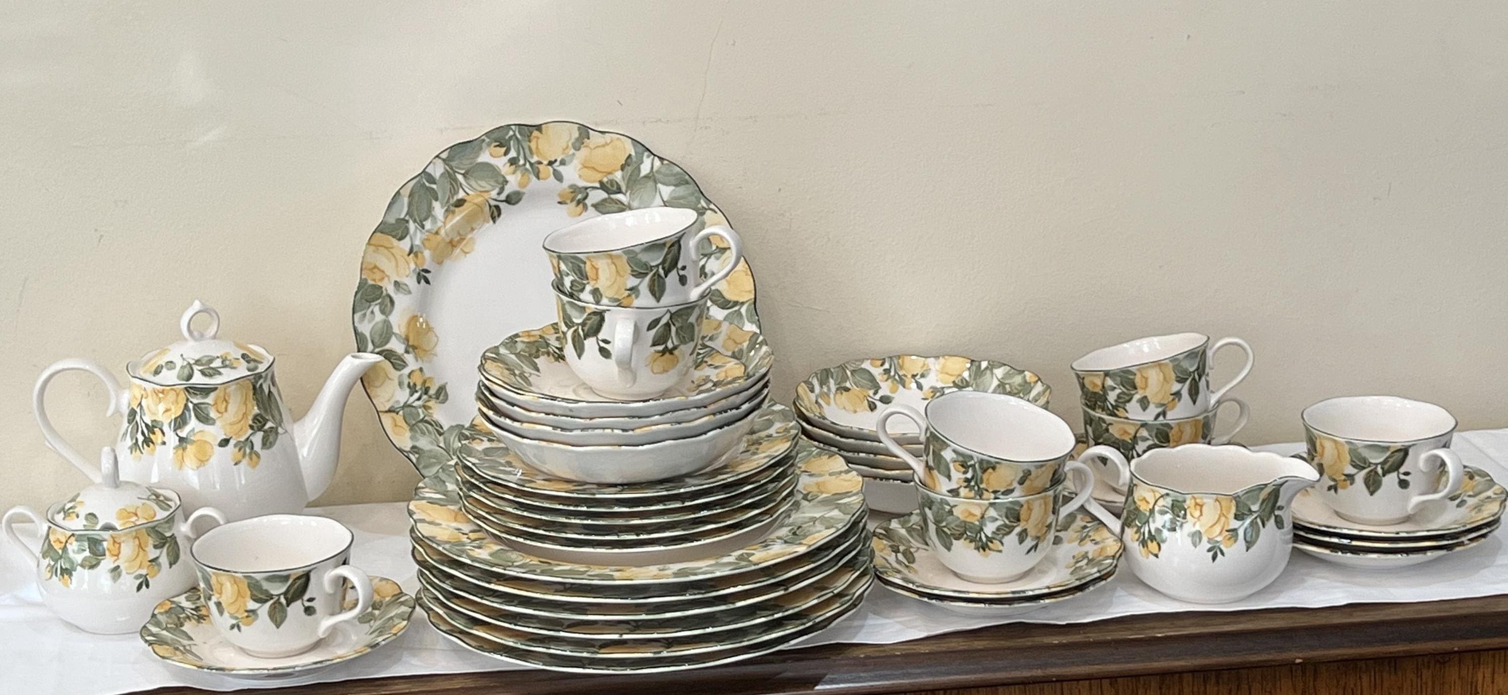 その他 antique motif * Nikko Gracious Vintage Dinnerware Set: Yellow Floral Tableware