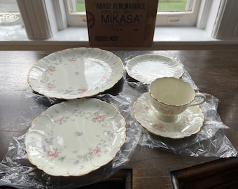 Mikasa clearance plate set