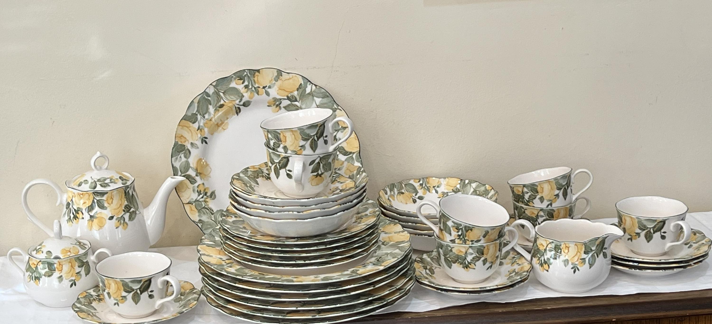 値下げ　超レア当時物vintage NIKKO JAPAN食器セット　昭和レトロ Nikko Gracious Vintage Dinnerware Set: Yellow Floral Tableware