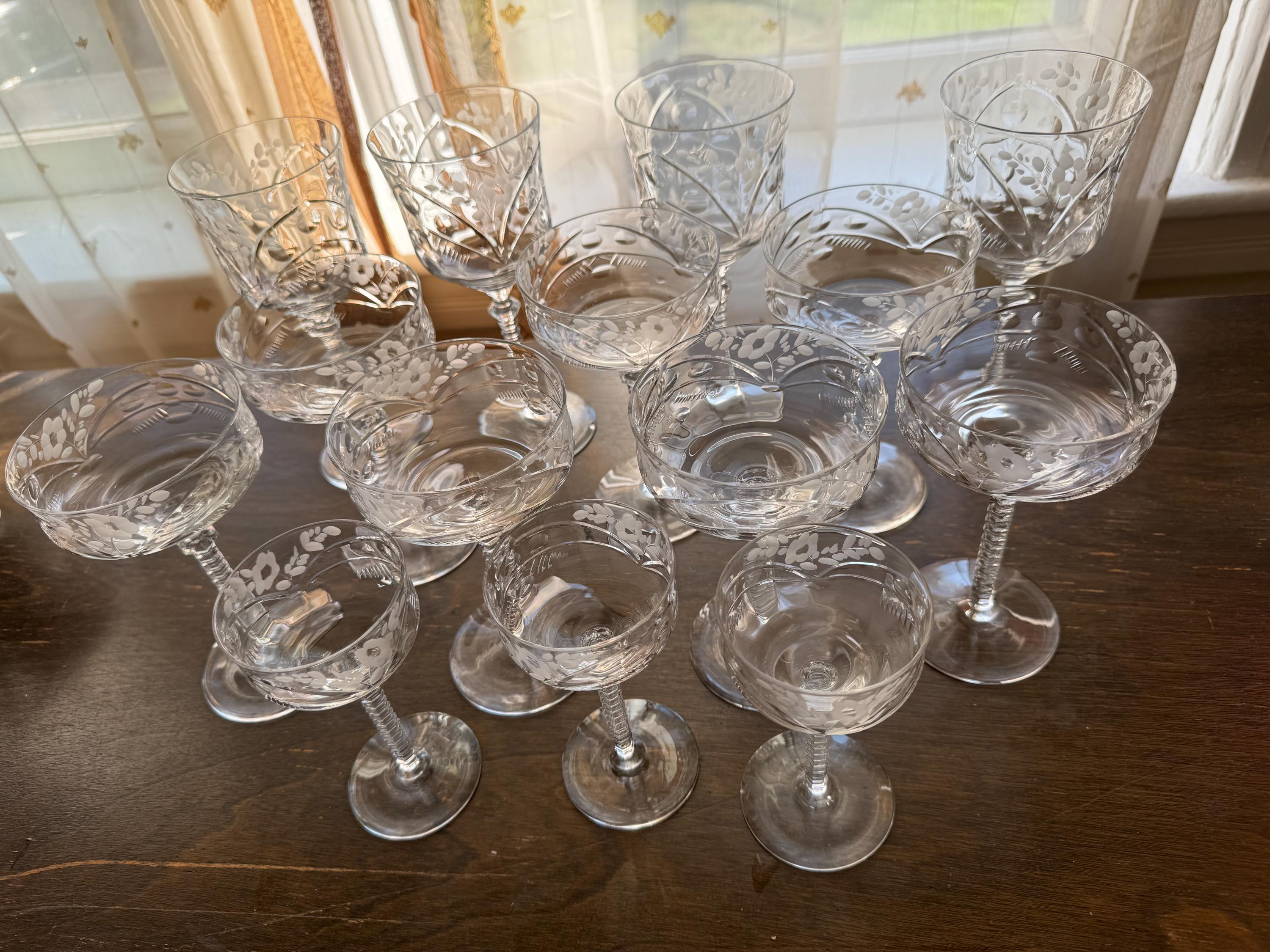 ロックシャープクリスタルグラス：エッチングされた花柄、スパイラル