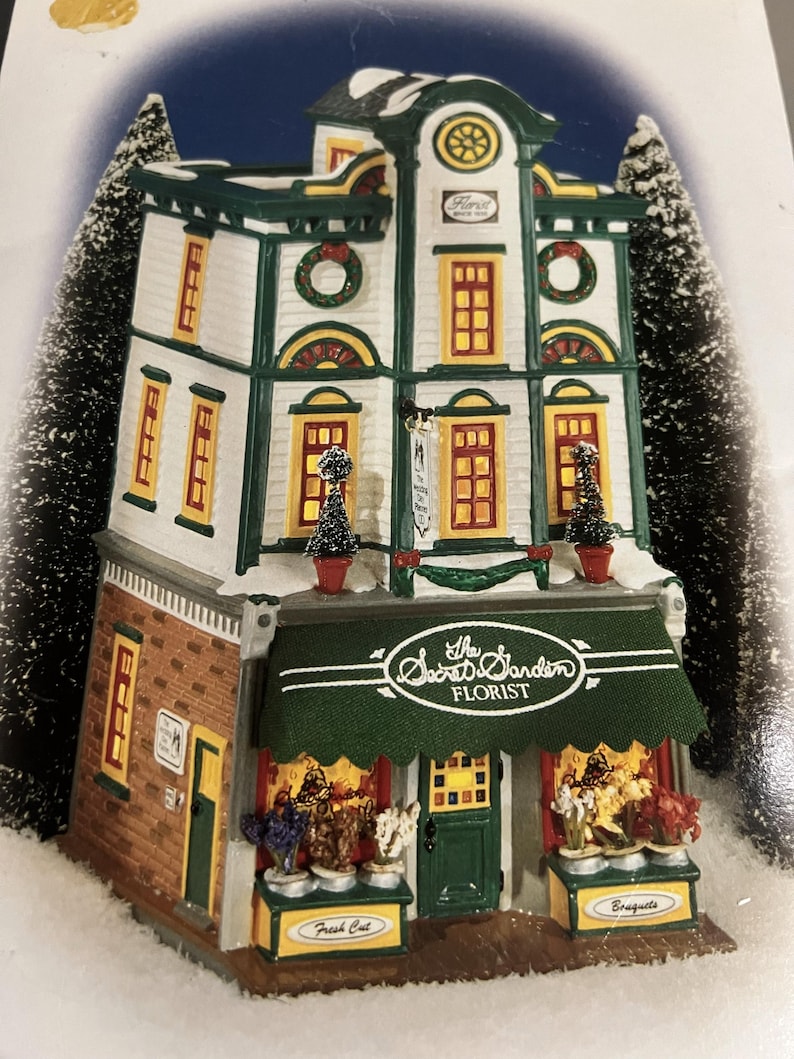 Department 56 Snow Village Secret Garden Florist - Thumbnail 5